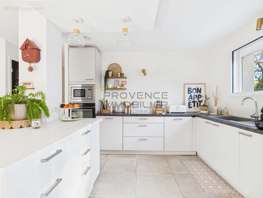 Maison à MONTELIMAR