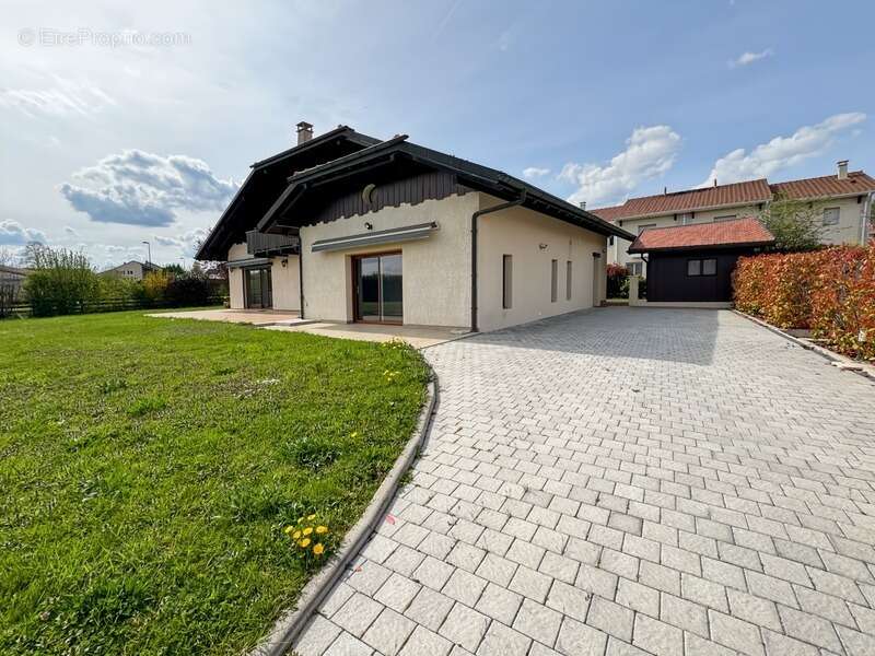 Maison à PREVESSIN-MOENS