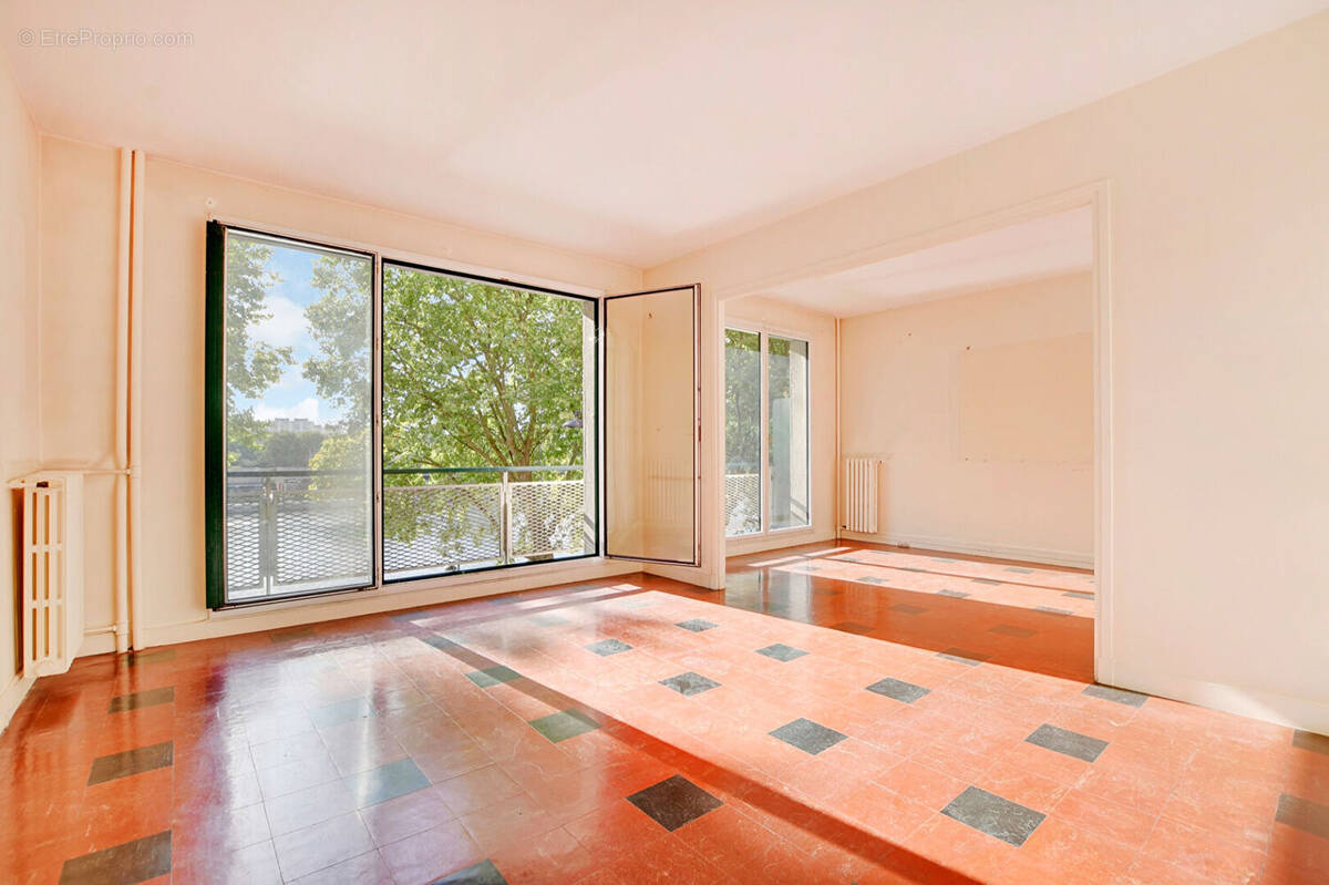 Appartement à PARIS-16E