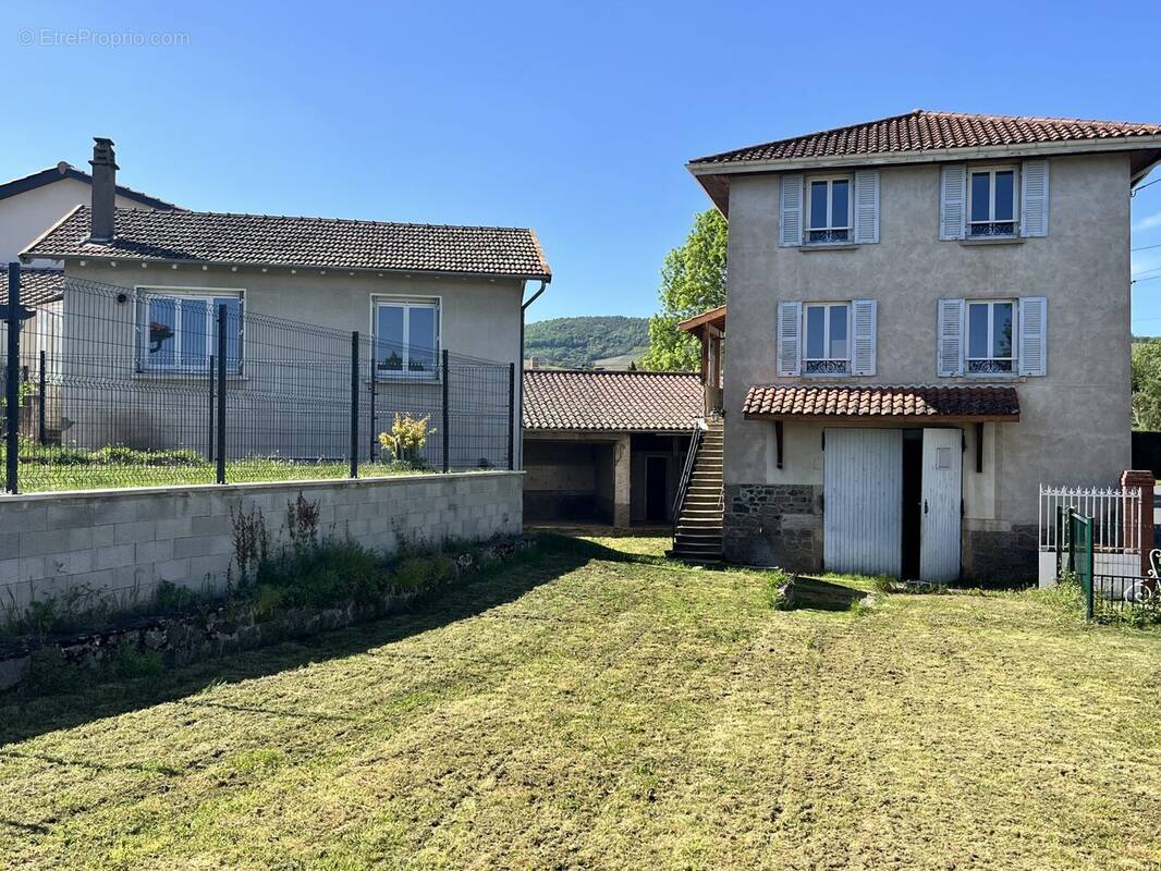 Maison à SAINT-ETIENNE-DES-OULLIERES