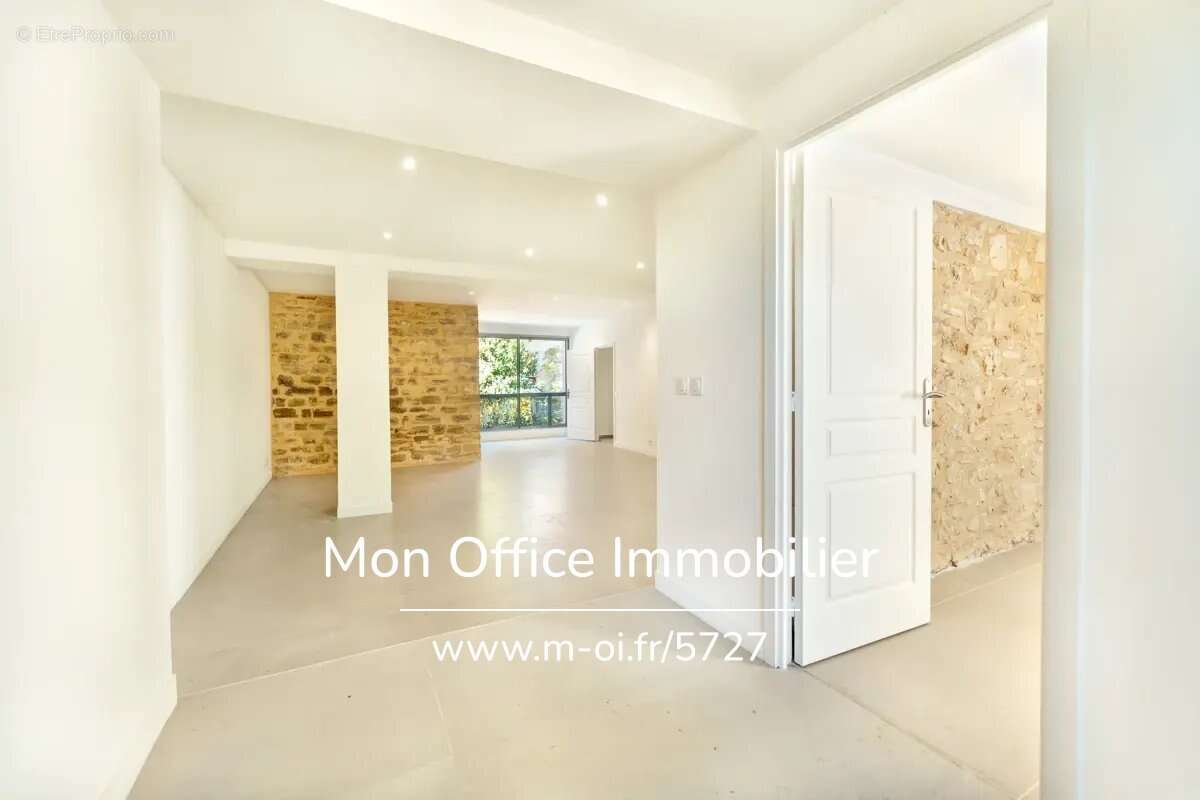 Appartement à VENELLES