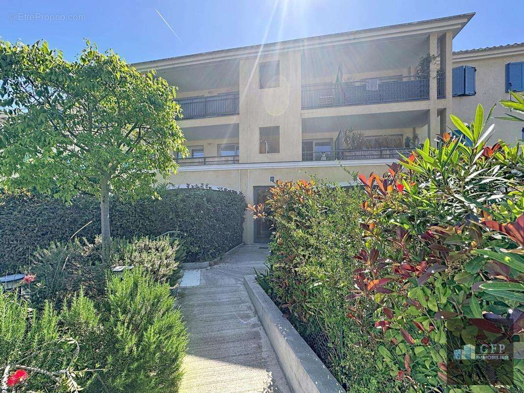 Appartement à BORMES-LES-MIMOSAS