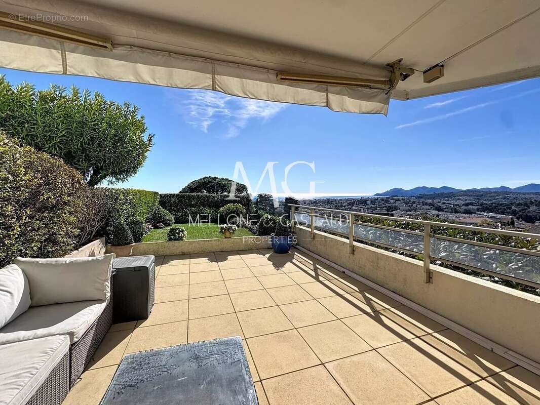 Appartement à LE CANNET