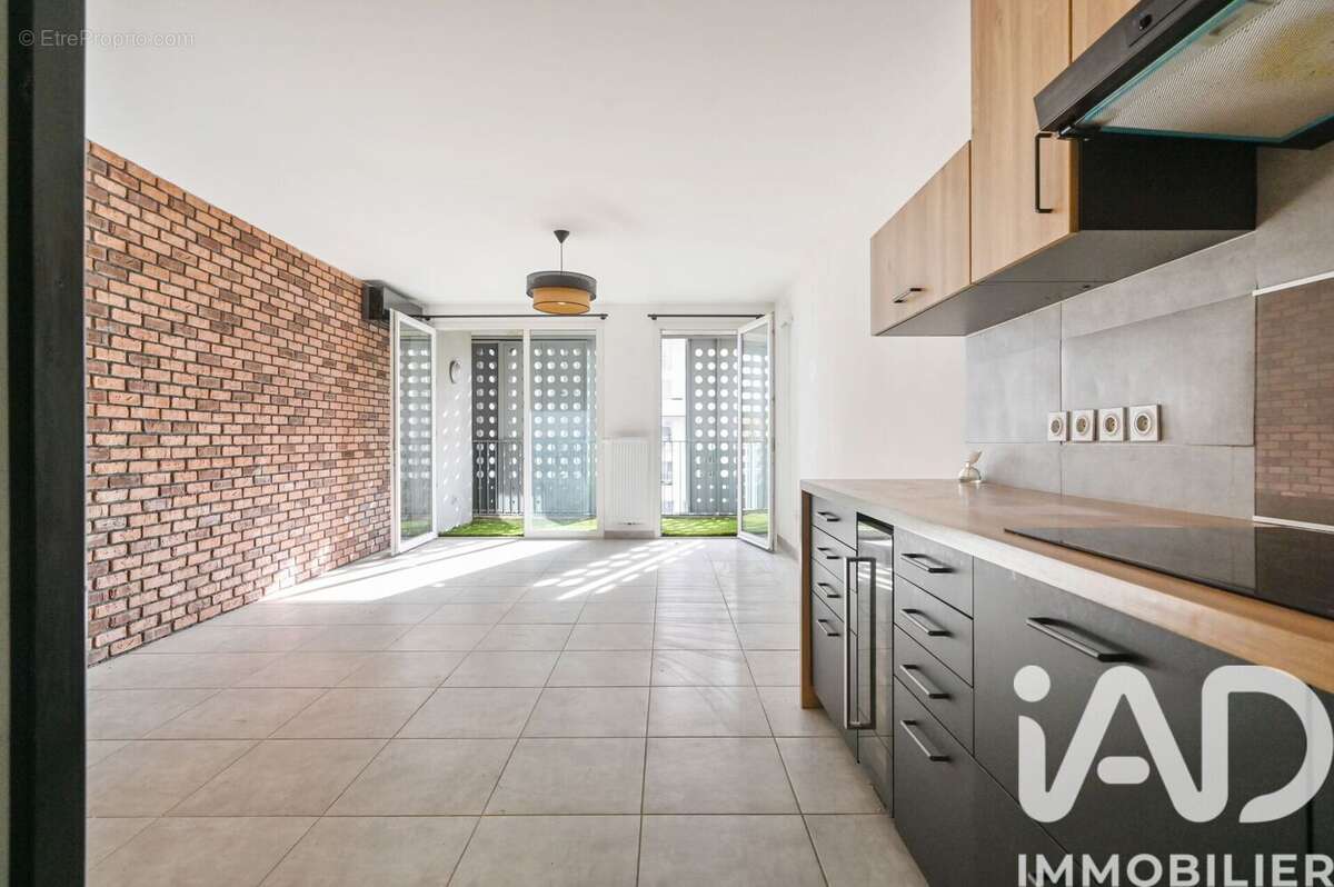 Appartement 64 m² à Marseille-2e  - photo 4