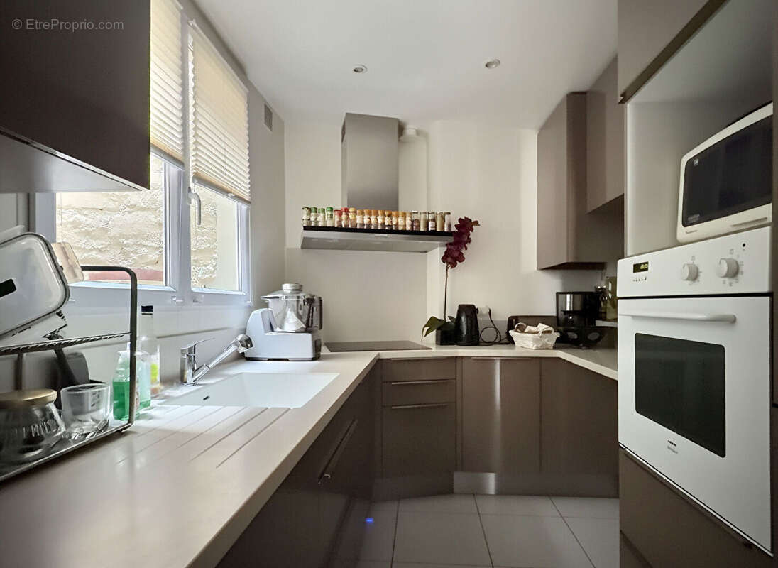 Appartement à PARIS-6E