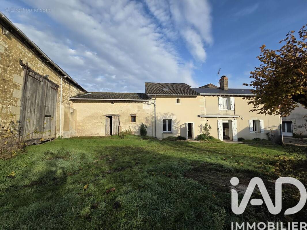 Photo 1 - Maison à MARIGNY-BRIZAY