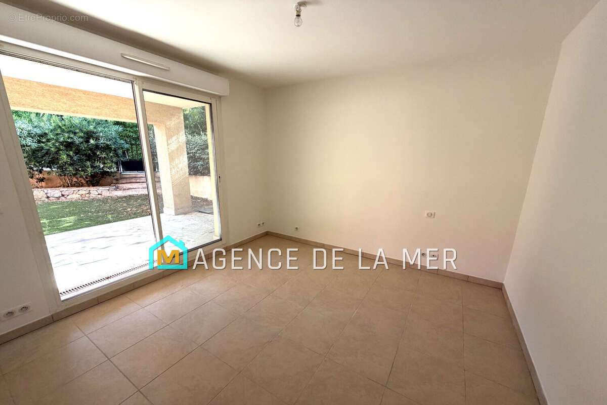 Appartement à MANDELIEU-LA-NAPOULE