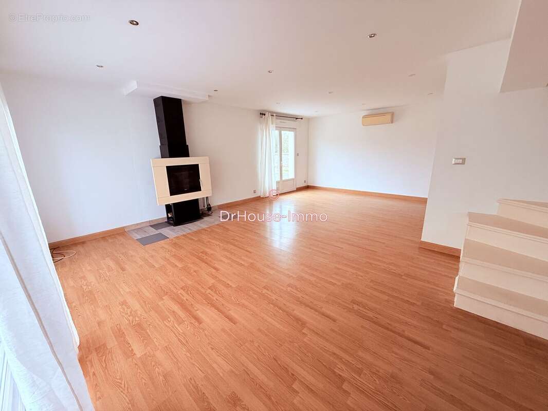 Maison 131 m² à Pauillac  - photo 30
