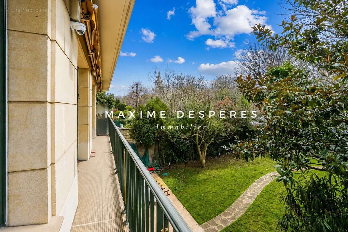Appartement à NEUILLY-SUR-SEINE