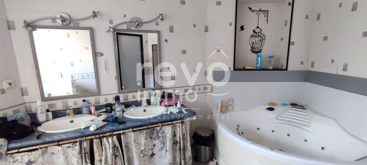 Maison à SAINT-PHILBERT-DE-GRAND-LIEU