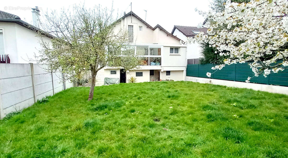 Maison à LES PAVILLONS-SOUS-BOIS