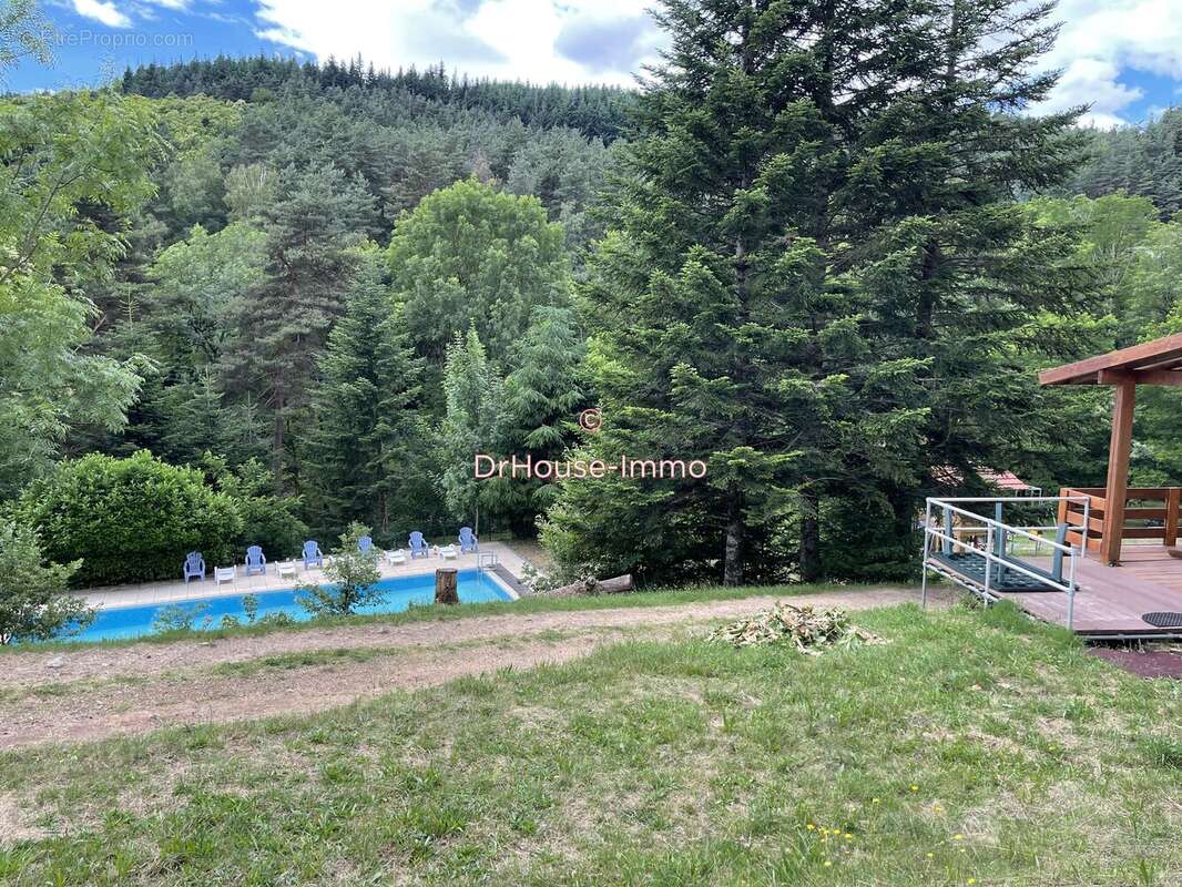 Maison à SAINT-APOLLINAIRE-DE-RIAS