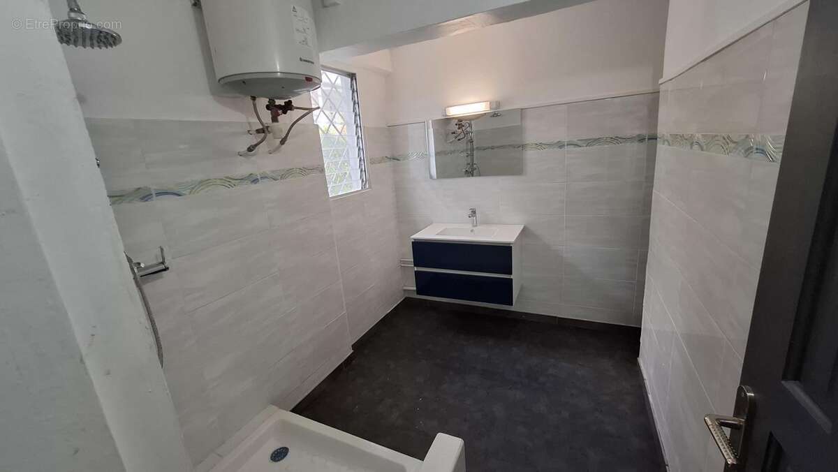 A VENDRE : maison (100 m²) à GOURBEYRE (97113) - photo 18