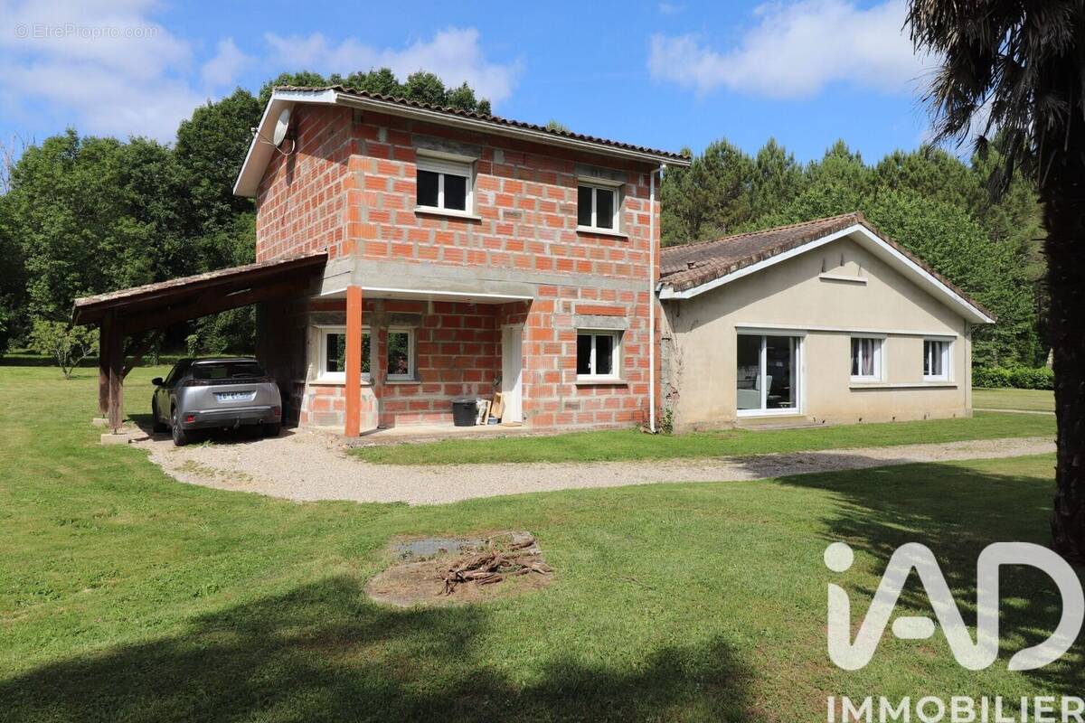 Photo 1 - Maison à SAINT-MARTIN-D'ARY
