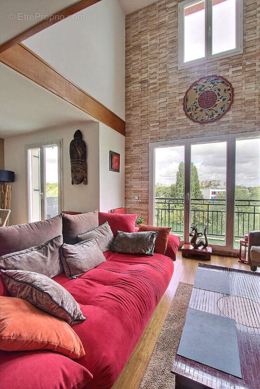 Appartement à VILLENEUVE-LA-GARENNE