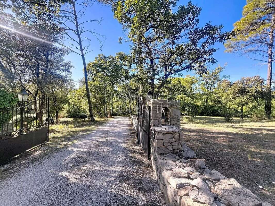 Maison à BESSE-SUR-ISSOLE