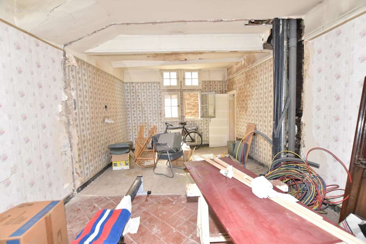 Plateau à rénover avec fort potentiel dans immeuble de caractère - photo 6