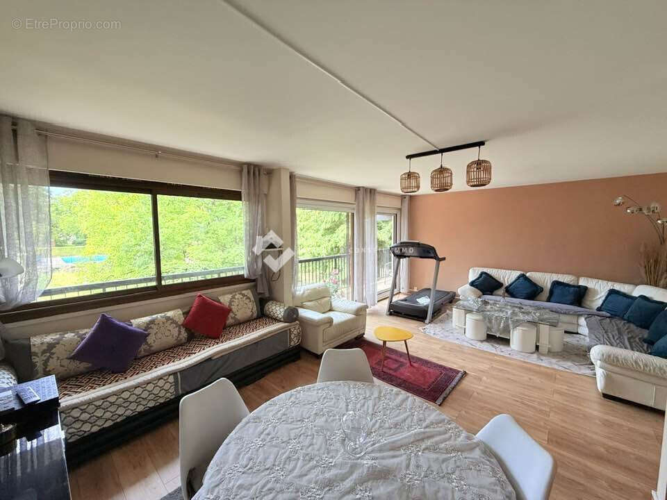 Appartement à CHILLY-MAZARIN