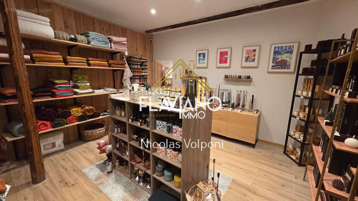 Local Commercial et appartement - photo 9