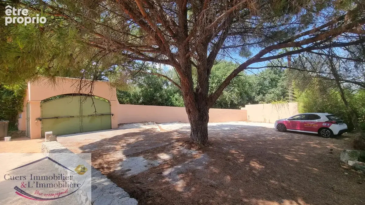 La crau, propriete  avec 2 logements developpant 337m2 habitables, avec piscine - photo 11