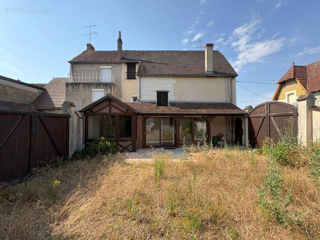 Maison à MEUSNES