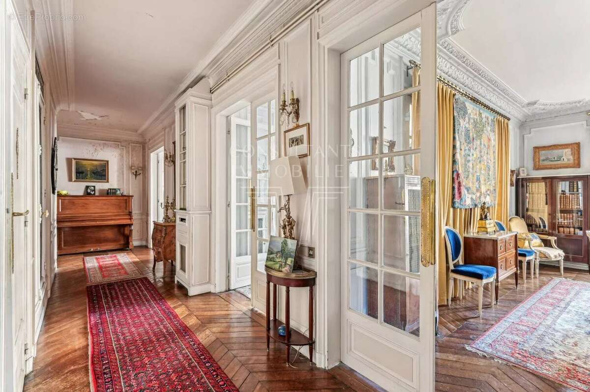 Appartement à PARIS-17E