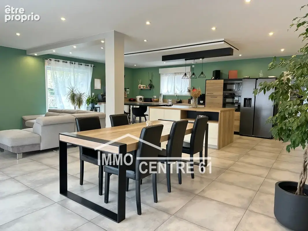 Photo Maison à Bagnoles-De-L'orne au prix de 430 000€