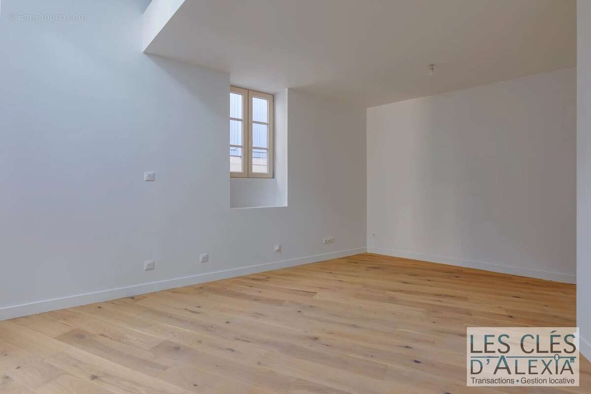 Appartement à SAINT-GENIS-LAVAL