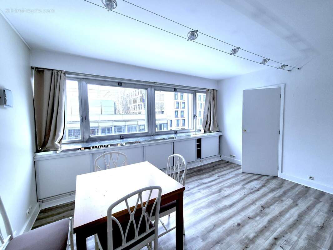 Appartement à vendre studio COURBEVOIE (92) proche quartier d'affaire de la Défense - photo 6
