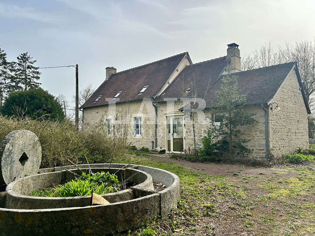 Maison à SAINT-CHRISTOPHE-LE-JAJOLET