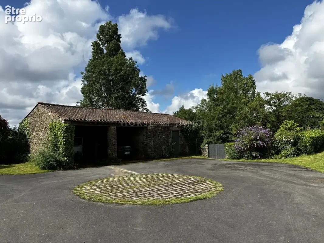 Maison 9 pièces 443 m² à vendre à La Garnache (85710) - photo 6