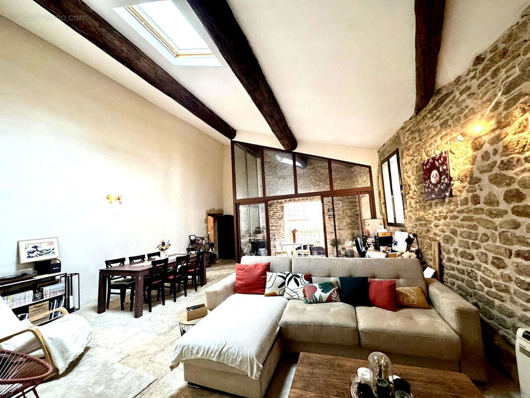 Maison à GALLARGUES-LE-MONTUEUX