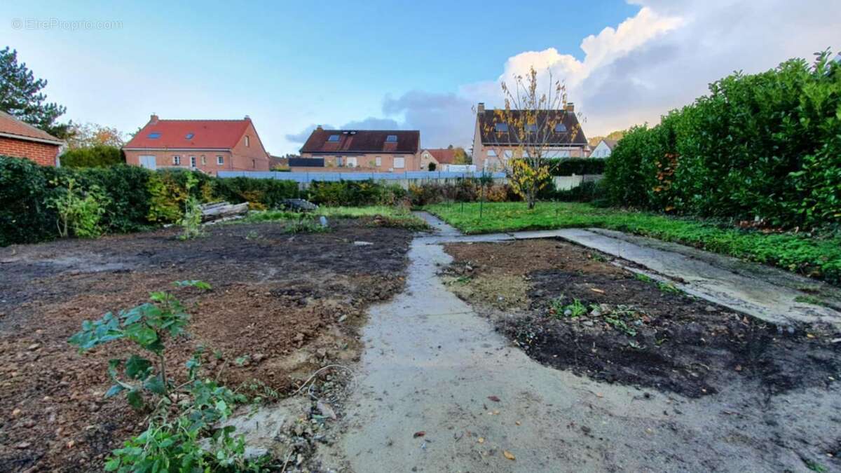 Terrain à BRUAY-LA-BUISSIERE