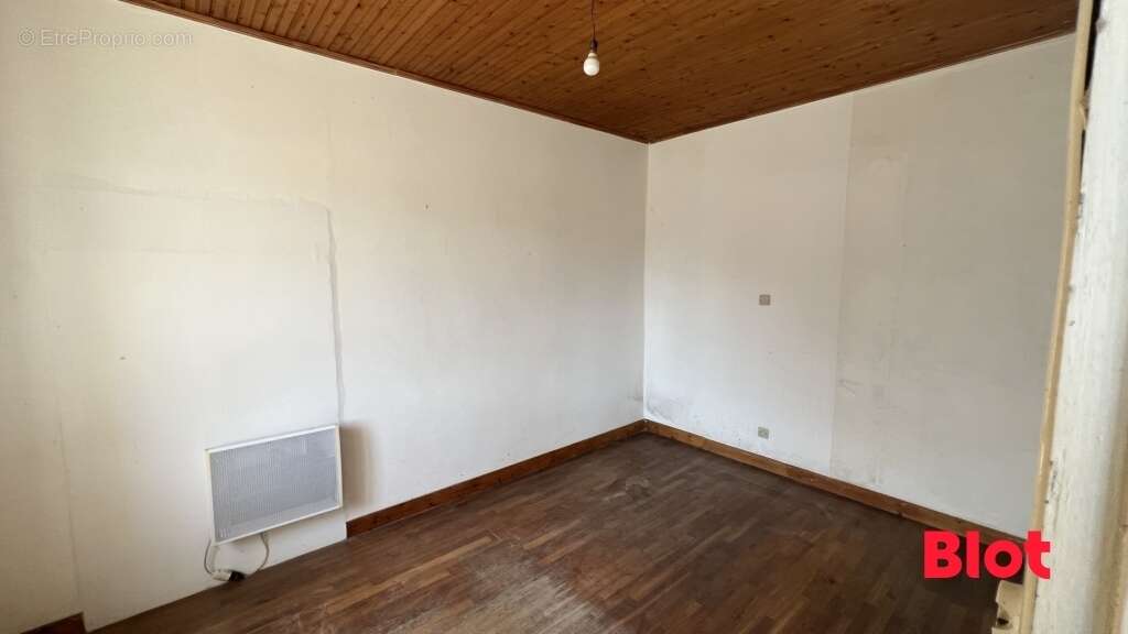 Maison 104 m² à Chasne-Sur-Illet  - photo 3