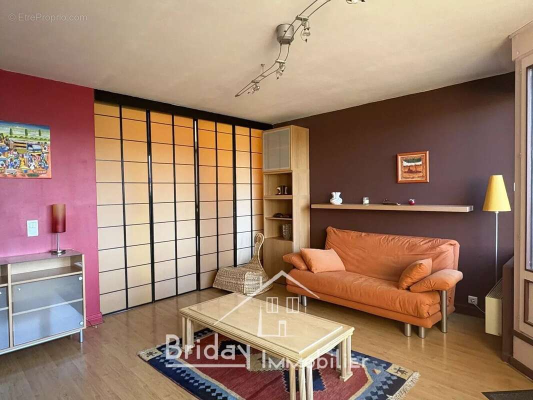 Appartement à TASSIN-LA-DEMI-LUNE