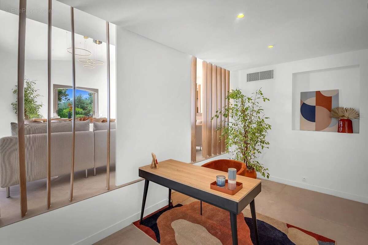 Maison à MANDELIEU-LA-NAPOULE