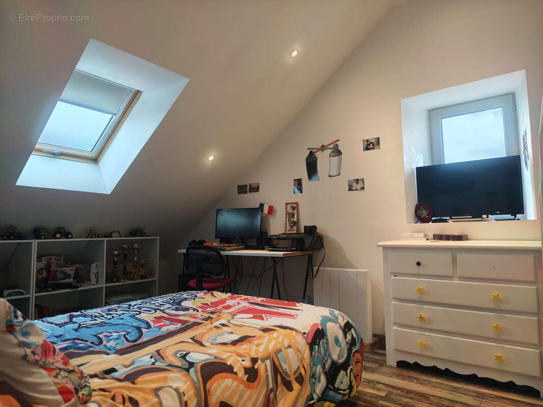 Maison à CERCY-LA-TOUR