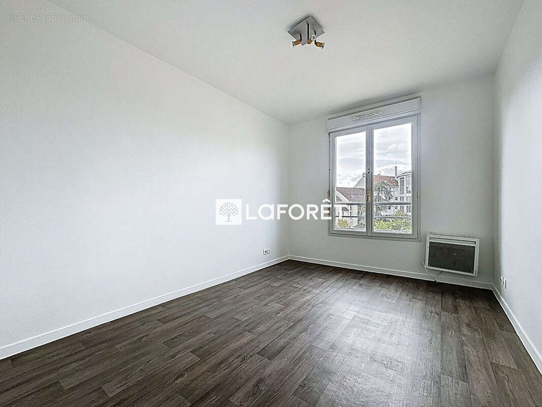 Appartement à SAVIGNY-LE-TEMPLE