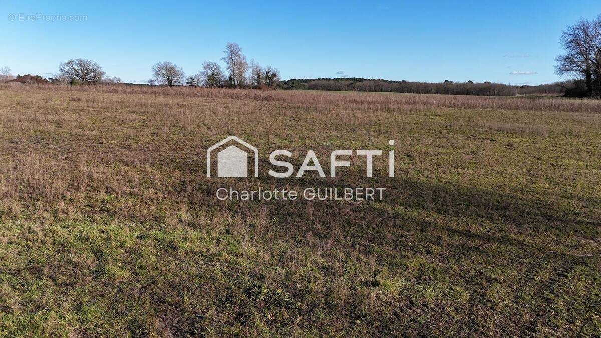 Photo 1 - Terrain à CAUBEYRES