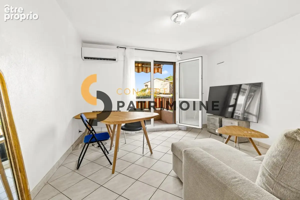 Appartement à SAINT-LAURENT-DU-VAR
