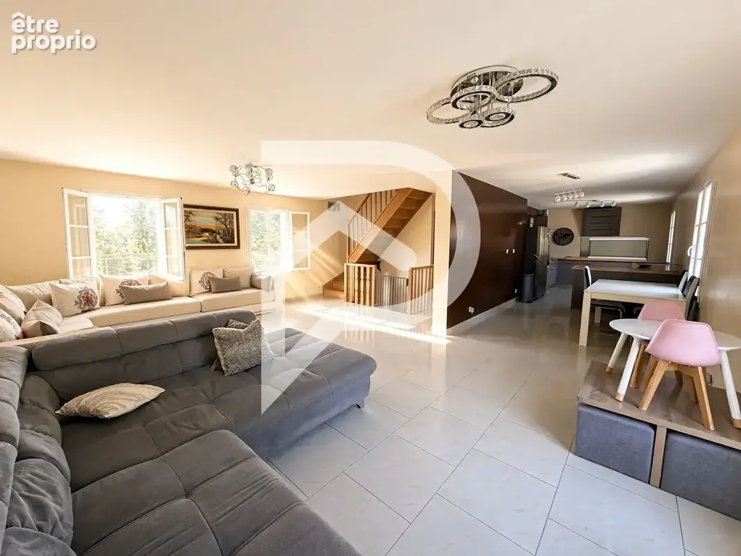 Maison Meru 7 pièce(s) 155 m2 - photo 3