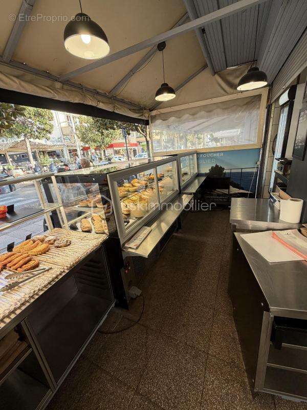 Commerce à CAVALAIRE-SUR-MER