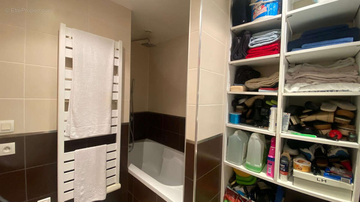 Appartement à LEZIGNAN-CORBIERES