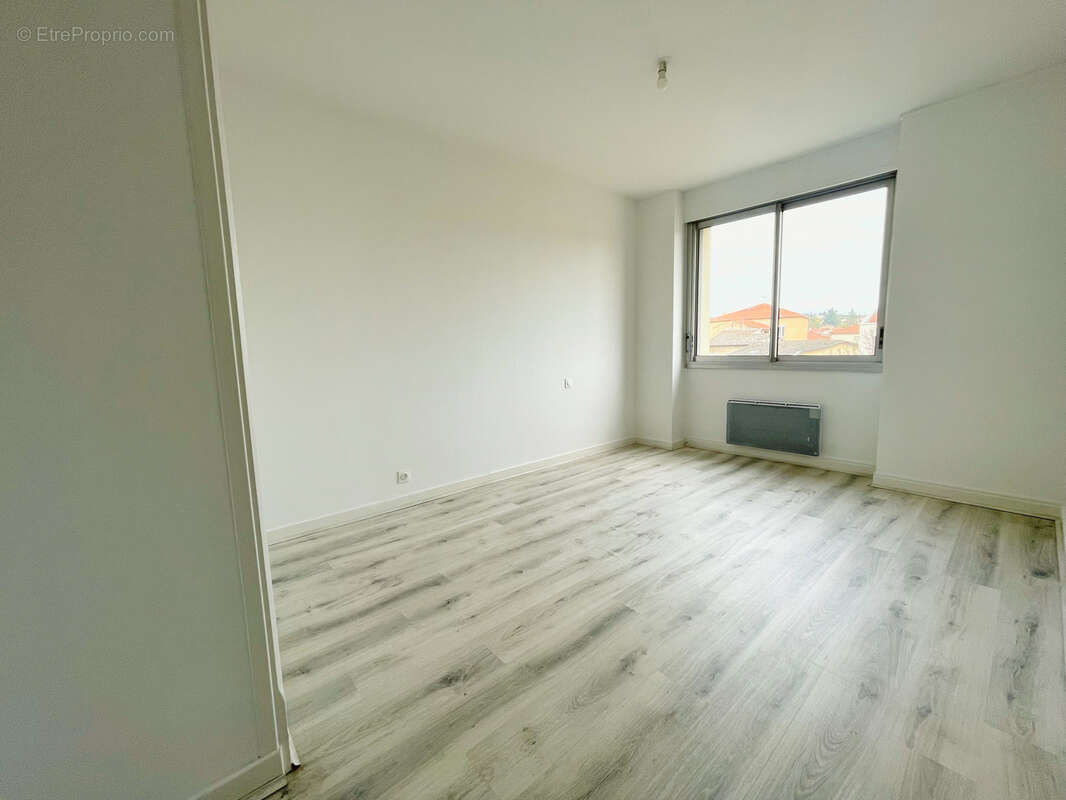 Appartement à SAINT-SYMPHORIEN-D'OZON