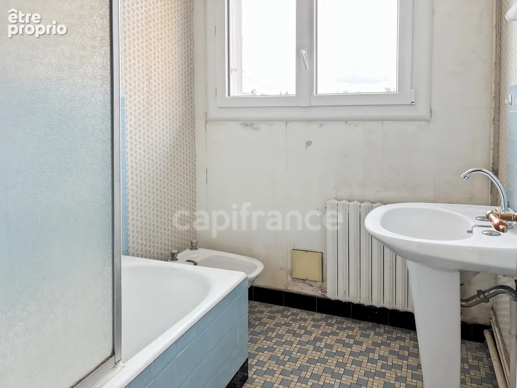 Maison avec local commercial à vendre centre ville SAVIGNE L'EVEQUE (72) - photo 10