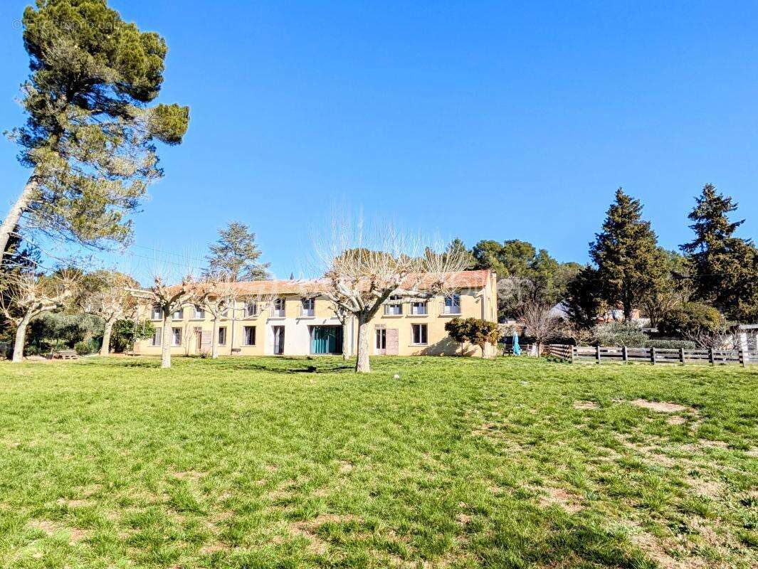 Maison à VILLECROZE