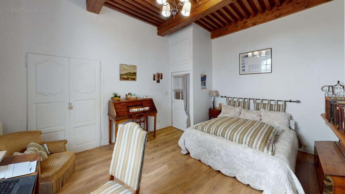 Maison à OYE-ET-PALLET