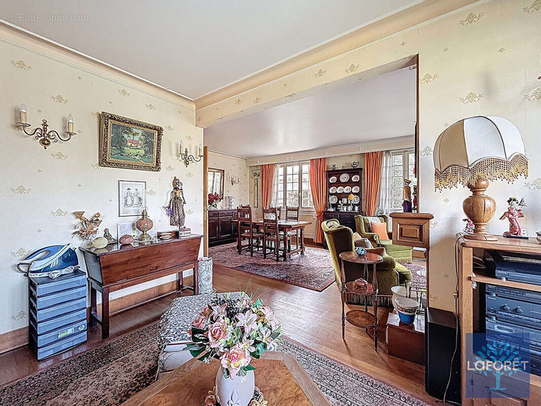 Maison à VIGNEUX-SUR-SEINE