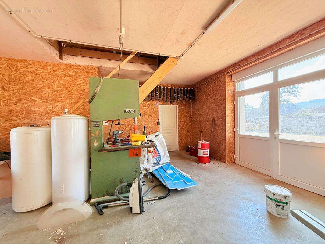 BATIMENT OU LOCAL A  Bretonvillers  200 m2 - photo 9