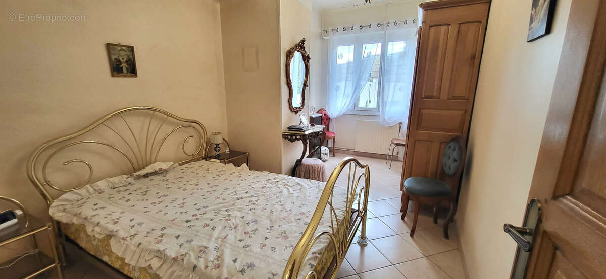 Appartement à MARSEILLE-2E